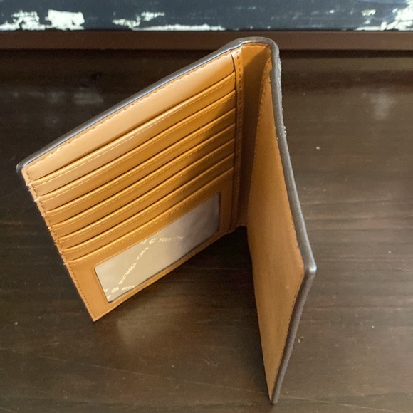 Authentic Michael Kors Passport Wallet - Picture 4 of 4